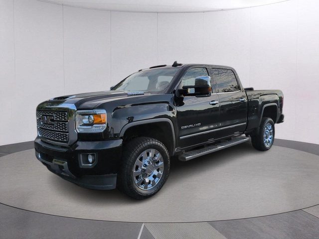 2018 GMC Sierra 2500HD Denali 4WD photo