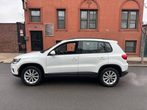 2017 Volkswagen Tiguan  AWD photo