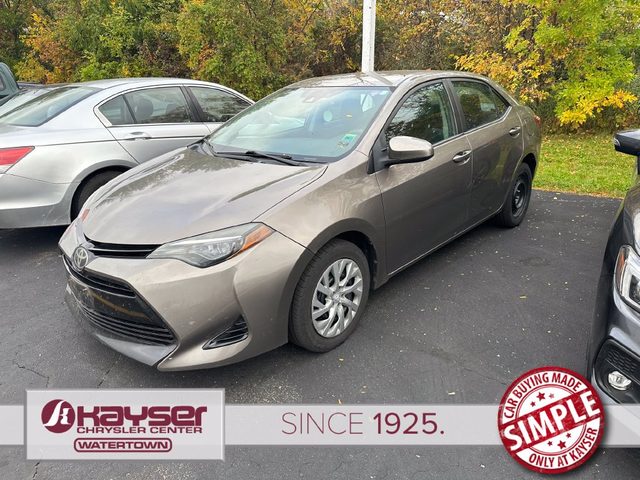 2018 Toyota Corolla LE FWD photo