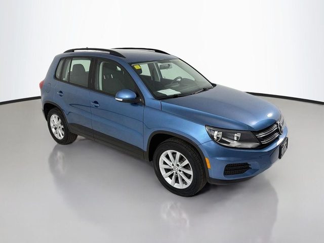 2017 Volkswagen Tiguan AWD photo