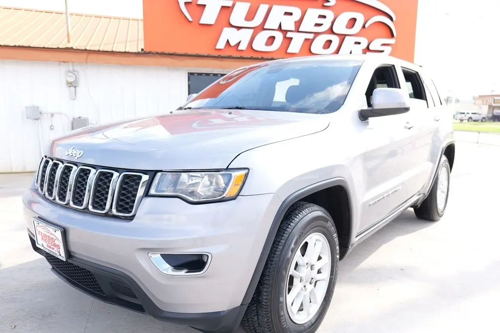 2018 Jeep Grand Cherokee Laredo RWD photo