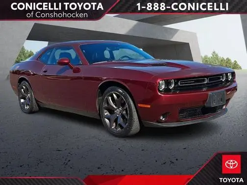 2018 Dodge Challenger SXT Plus RWD photo