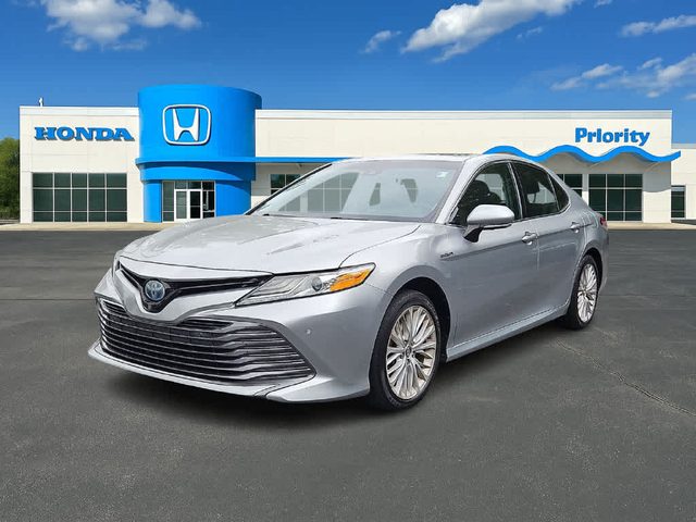 2018 Toyota Camry Hybrid XLE FWD photo