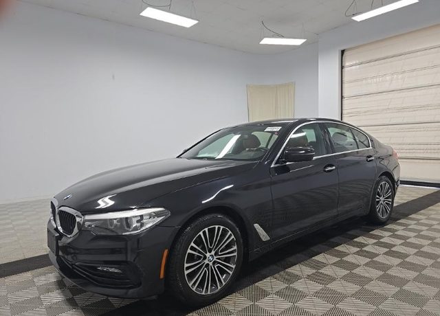 2018 BMW 5 Series 530i xDrive AWD photo