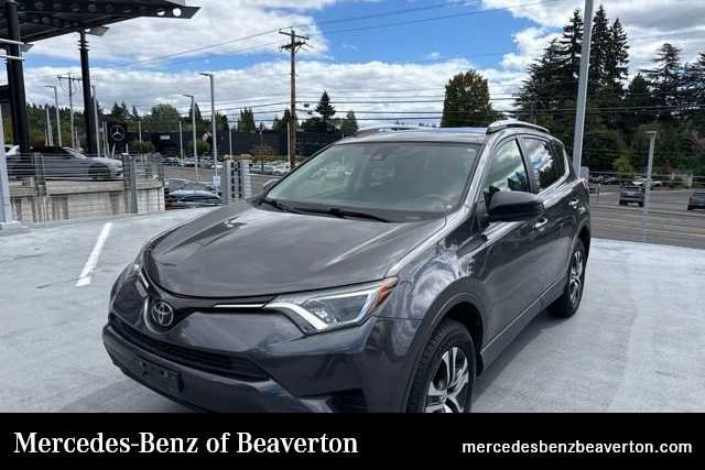 2018 Toyota RAV4 LE AWD photo