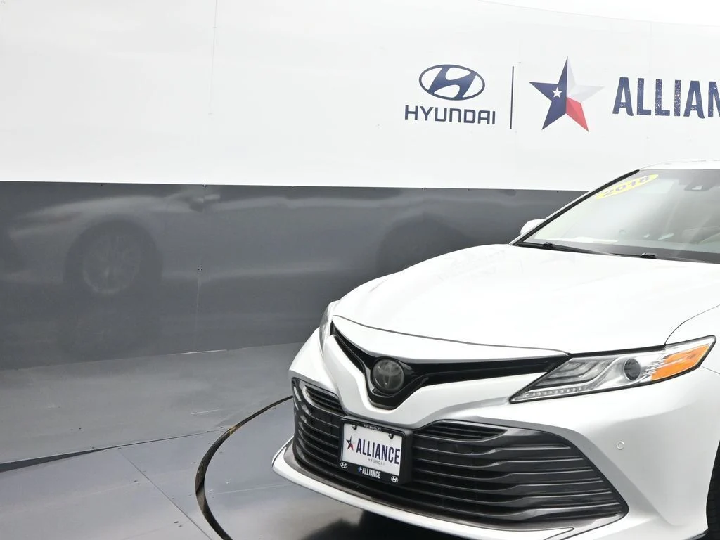 2018 Toyota Camry XLE FWD photo