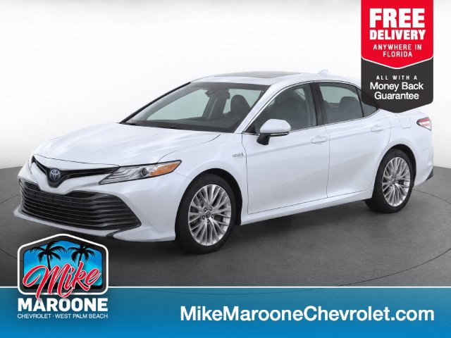 2018 Toyota Camry Hybrid XLE FWD photo