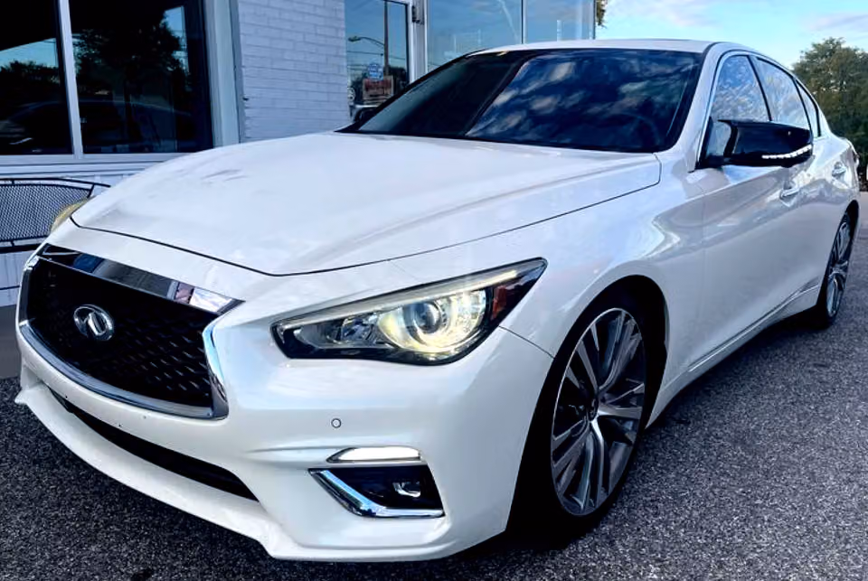 2018 Infiniti Q50 Hybrid LUXE AWD photo