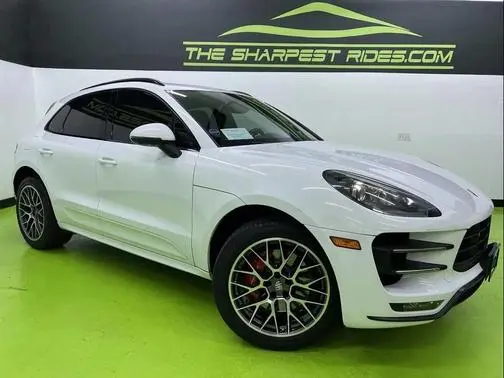 2016 Porsche Macan Turbo AWD photo