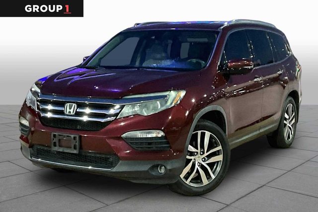 2018 Honda Pilot Touring FWD photo
