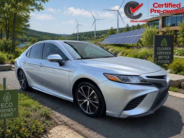 2018 Toyota Camry Hybrid SE FWD photo