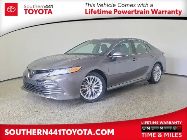 2018 Toyota Camry XLE FWD photo
