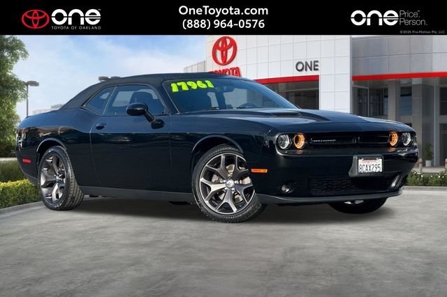 2018 Dodge Challenger SXT Plus RWD photo