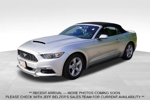 2016 Ford Mustang V6 RWD photo