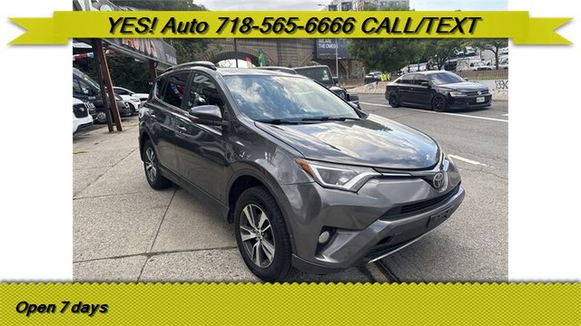 2017 Toyota RAV4 XLE AWD photo