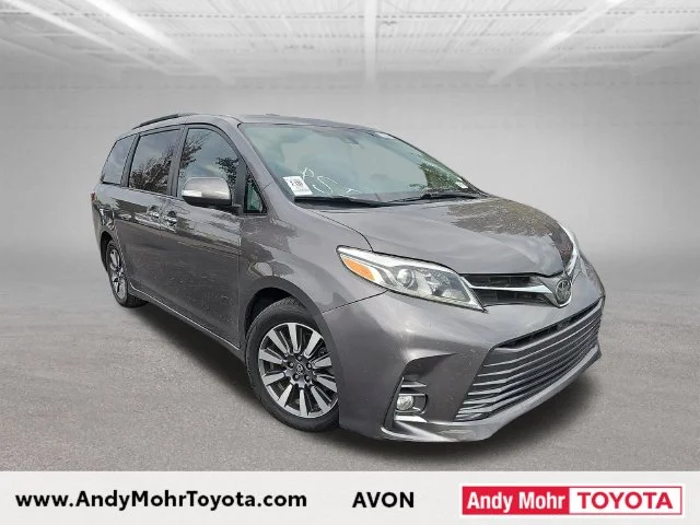 2018 Toyota Sienna Limited FWD photo