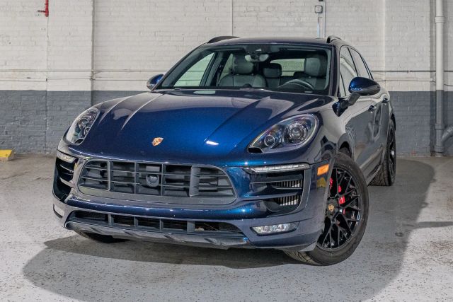 2017 Porsche Macan GTS AWD photo