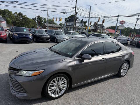2018 Toyota Camry Hybrid XLE FWD photo