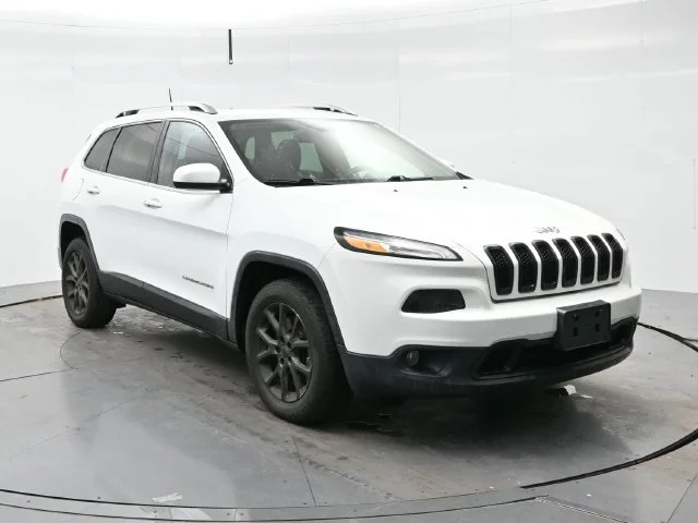 2018 Jeep Cherokee Latitude Plus FWD photo