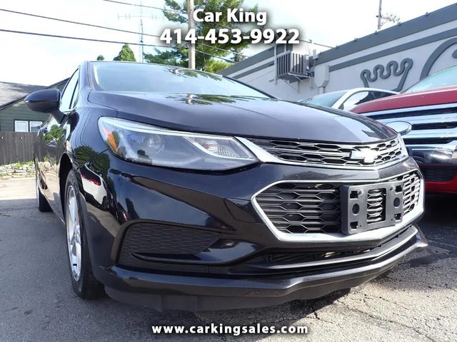 2017 Chevrolet Cruze LT FWD photo
