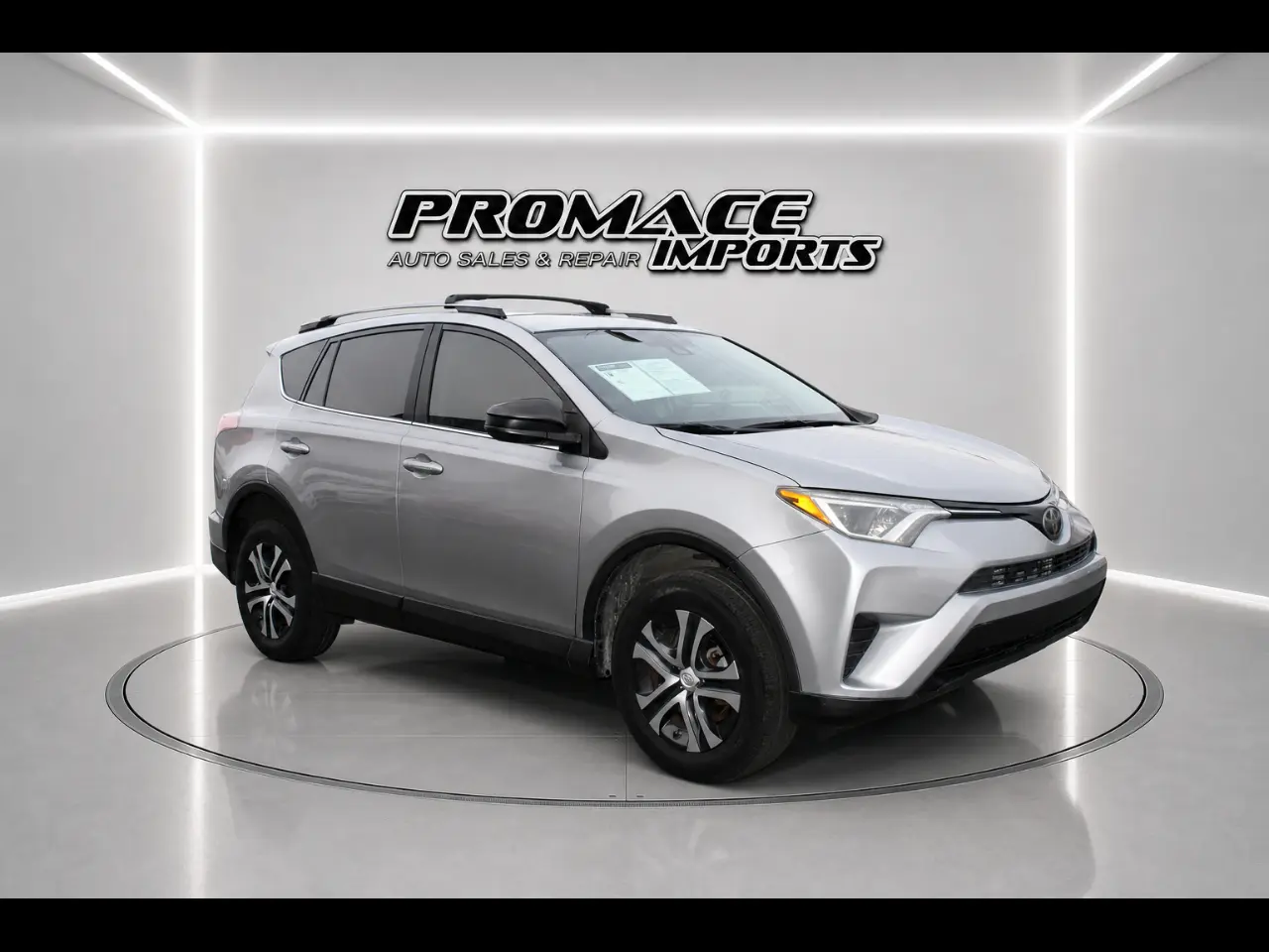 2018 Toyota RAV4 LE FWD photo
