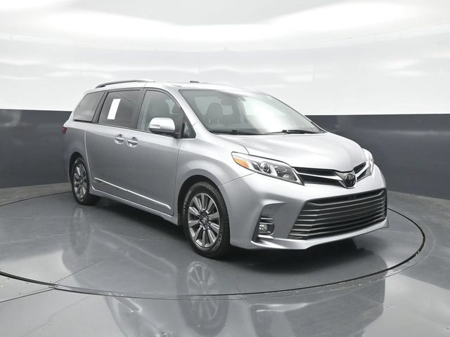 2018 Toyota Sienna Limited Premium FWD photo
