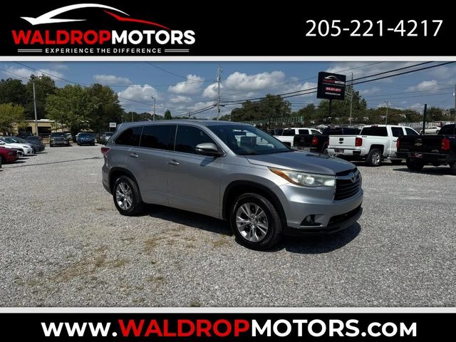 2015 Toyota Highlander LE Plus FWD photo