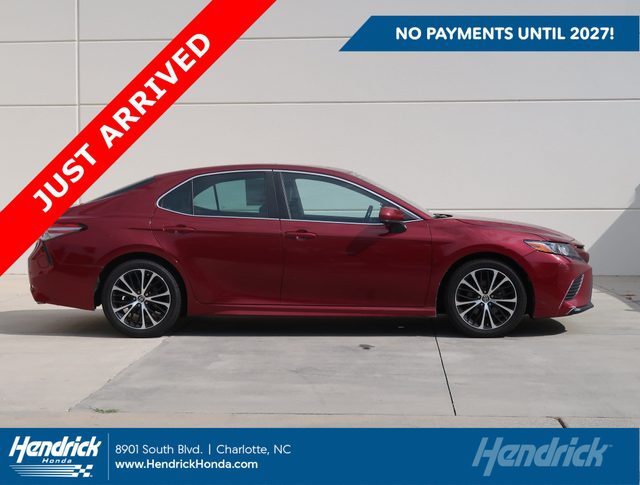2018 Toyota Camry SE FWD photo