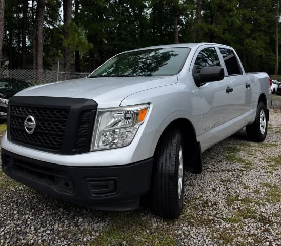 2018 Nissan Titan S 4WD photo