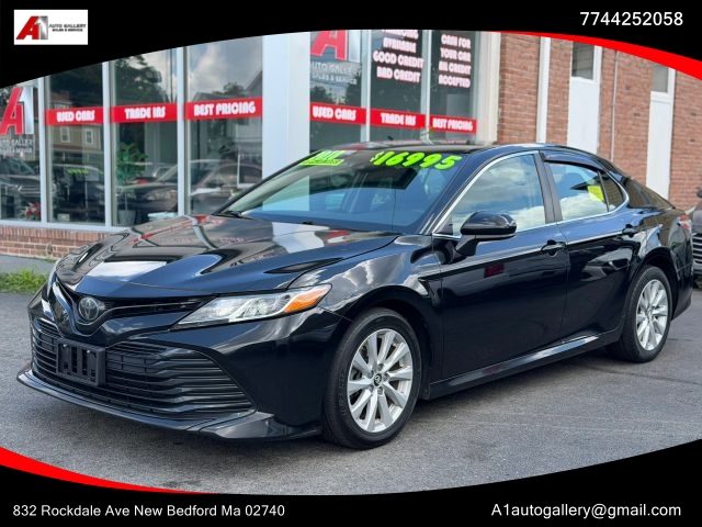 2018 Toyota Camry LE FWD photo