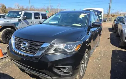 2018 Nissan Pathfinder Platinum 4WD photo