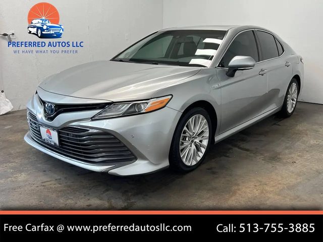 2018 Toyota Camry Hybrid XLE FWD photo
