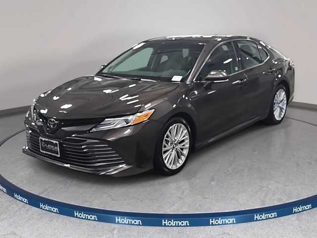2018 Toyota Camry XLE V6 FWD photo