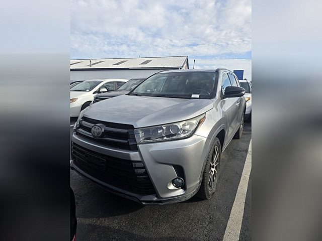 2018 Toyota Highlander SE FWD photo