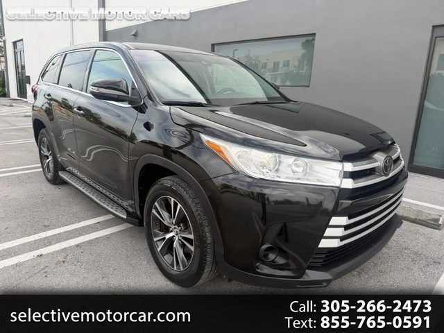 2018 Toyota Highlander LE FWD photo