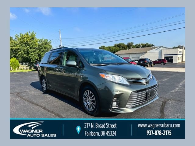2018 Toyota Sienna XLE FWD photo