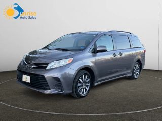 2018 Toyota Sienna LE AWD photo