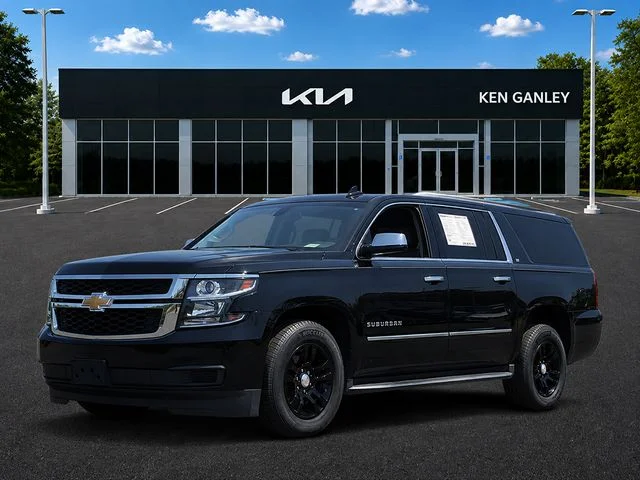 2017 Chevrolet Suburban LT 4WD photo