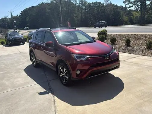 2018 Toyota RAV4 XLE FWD photo