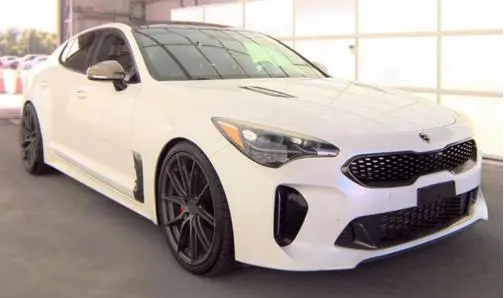 2018 Kia Stinger GT1 RWD photo