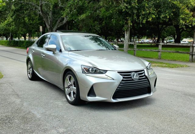 2018 Lexus IS IS 300 RWD photo