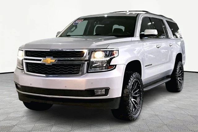2018 Chevrolet Suburban LT 4WD photo