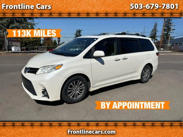 2018 Toyota Sienna XLE FWD photo