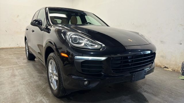 2018 Porsche Cayenne AWD photo