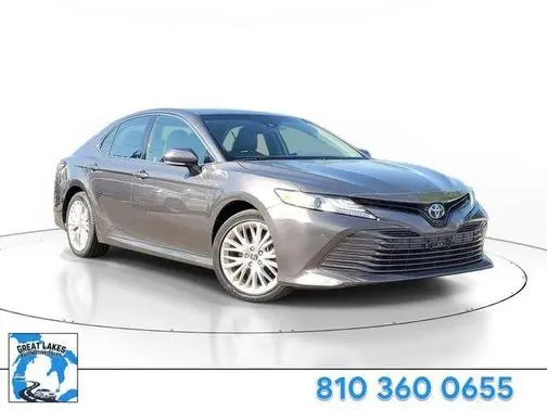 2018 Toyota Camry Hybrid XLE FWD photo