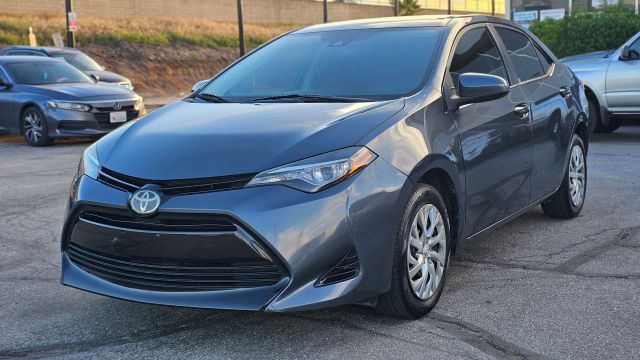 2017 Toyota Corolla LE FWD photo