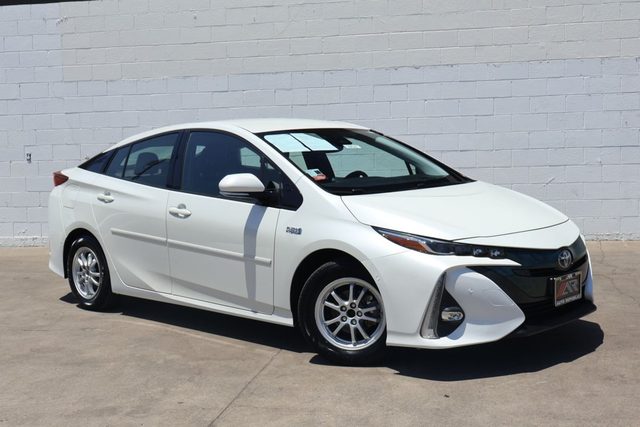 2017 Toyota Prius Prime Advanced FWD photo