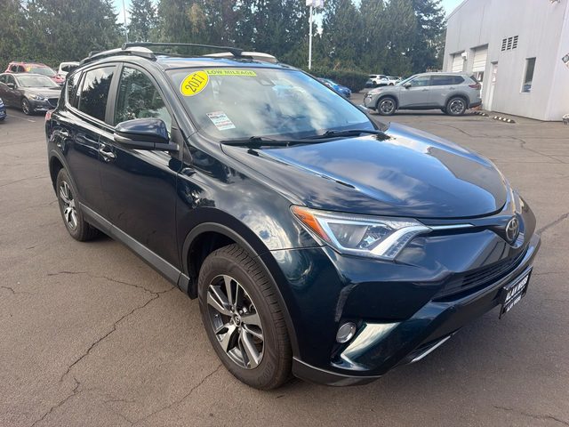 2017 Toyota RAV4 XLE AWD photo
