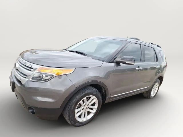 2015 Ford Explorer XLT 4WD photo