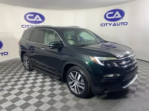 2018 Honda Pilot Touring FWD photo